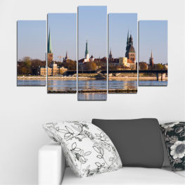 Вода, Град, Забележителност, Река, Архитектура, Замък, Мост, Европа, Пътуване, Град, Сграда, Църква, Структура, Храм, Кула, Рига, Туризъм, Дворец, Укрепление, Отбранителна конструкция