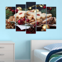 Decoration, Fresh, Plant, Food, Christmas, Delicious, Holiday, Fruit, Pastry, Diet, Vegetable, Gourmet, Dessert, Herb, Healthy, Plate, Berry, Sweet, Vascular plant, Edible fruit, Cherry, Ripe, Currant, Coral necklace