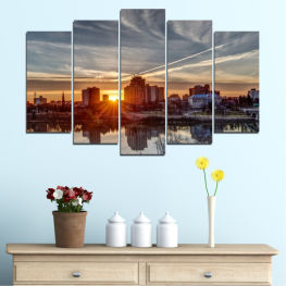 Вода, Залез, Модерен, Град, Градски пейзаж, Отражение, Забележителност, Река, Нощ, Архитектура, Мост, Небостъргач, Пътуване, Сграда, Брегова линия, Градски, Силует, В центъра, Бизнес район, Сгради, Небостъргачи, Пристанище