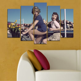 Жена, Лято, Усмивка, Сексапилен, Колаж, Мода, Портрет, Елегантен, Отдих, Коса, Превозно средство, Рокля, Пътуване, Щастлив, Хора, Щастие, Ваканция, Красива, Стил, Дами, Чувствен, Атрактивен, Чувственост, Човек, Модел, Представяйки, Прекрасен, Тяло, Приятели, Облекло, Възрастен, Брюнетка, Къса пола, Дамско бельо, Седнал